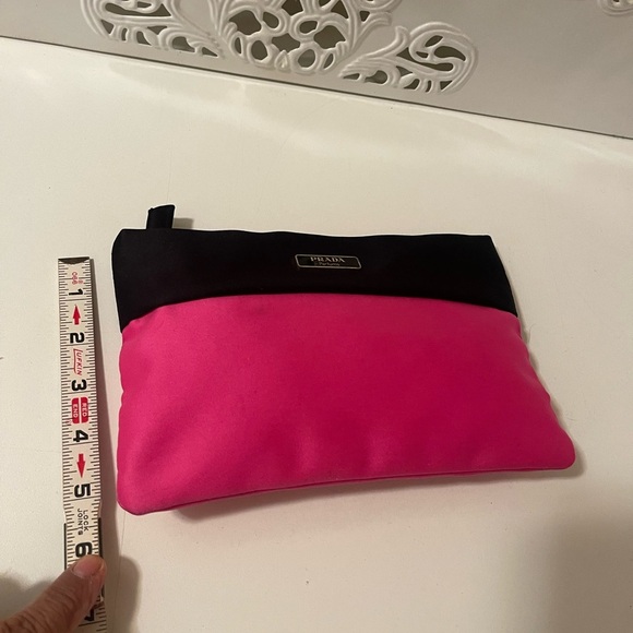 Prada perfume small makeup bag lightweight with gorgeous hot pink and black - Picture 3 of 13